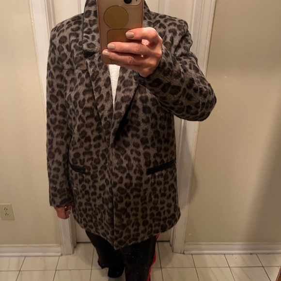 NWT animal pront coat from Foerever 21 - Picture 6 of 10